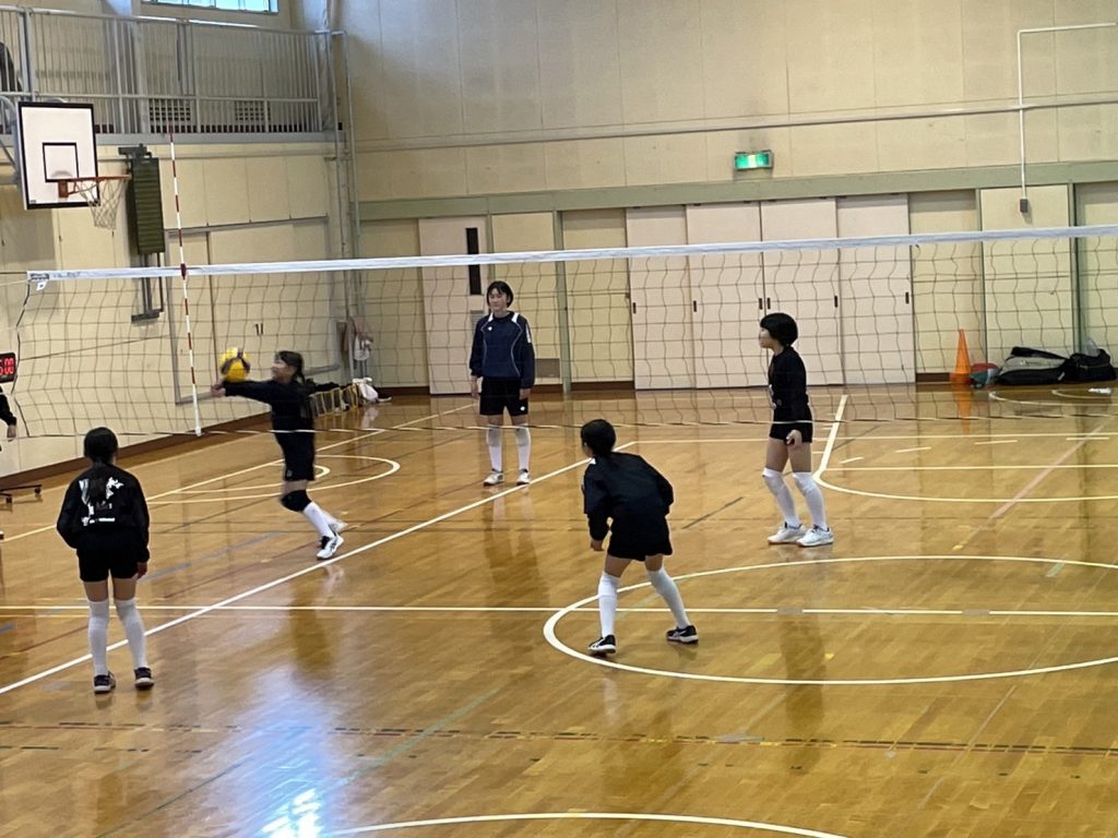 初練習✨青梅市の小学生女子（ジュニア）バレーボールクラブ青梅ミッキーズ