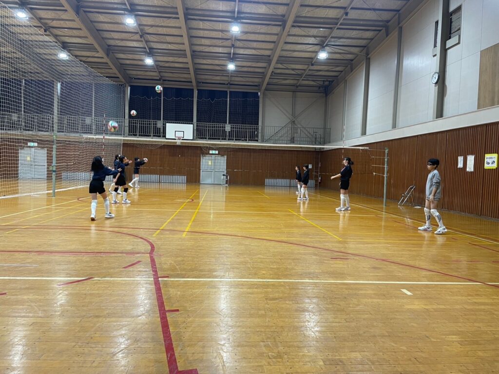 今日はポカポカお天気☀️青梅市の小学生女子（ジュニア）バレーボールクラブ青梅ミッキーズ