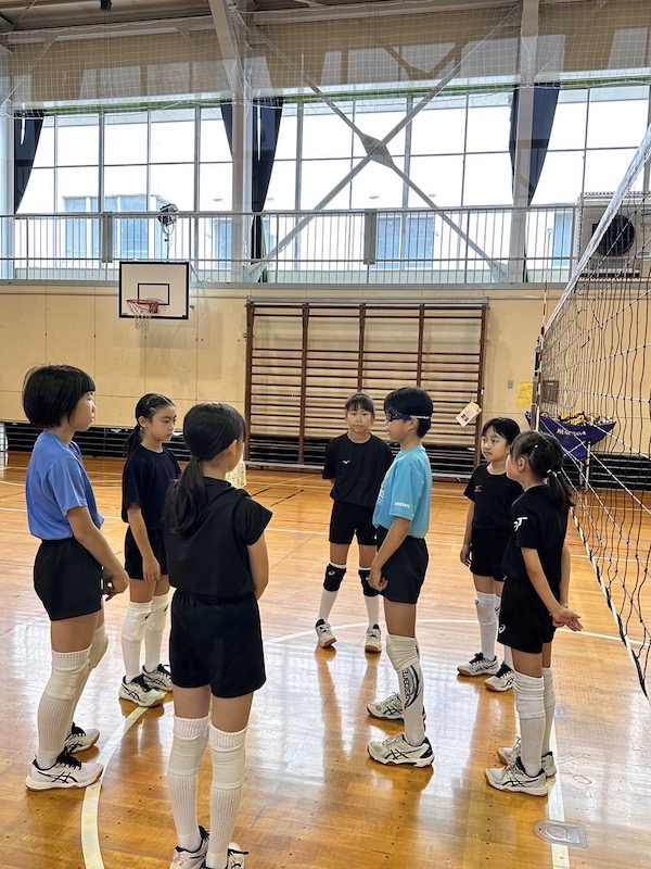 今日も体験来てくれてます❤️青梅市の小学生女子（ジュニア）バレーボールクラブ青梅ミッキーズ