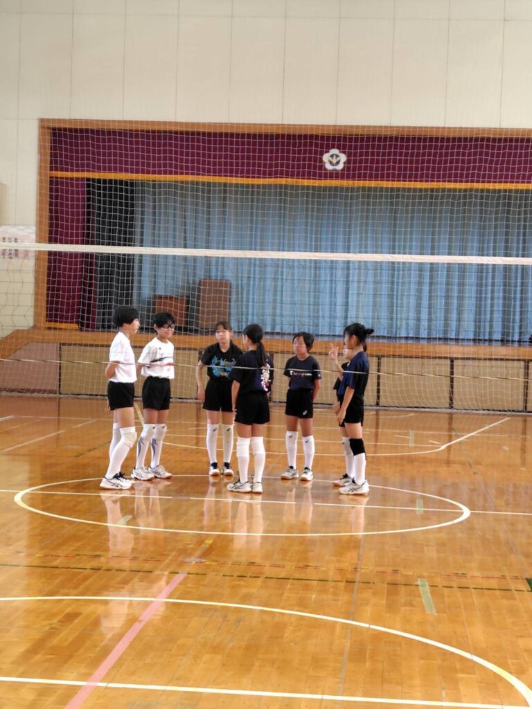 合宿後、懐かしの霞台小体育館にて！青梅市の小学生女子（ジュニア）バレーボールクラブ青梅ミッキーズ