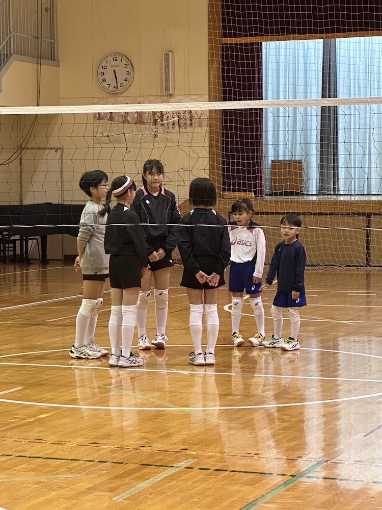 今日も元気に霞台小体育館にて🏐🏐🏐青梅市の小学生女子（ジュニア）バレーボールクラブ青梅ミッキーズ