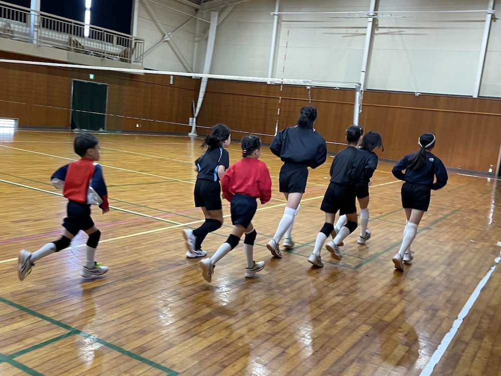 肌寒い、あー肌寒い！青梅市の小学生女子（ジュニア）バレーボールクラブ青梅ミッキーズ