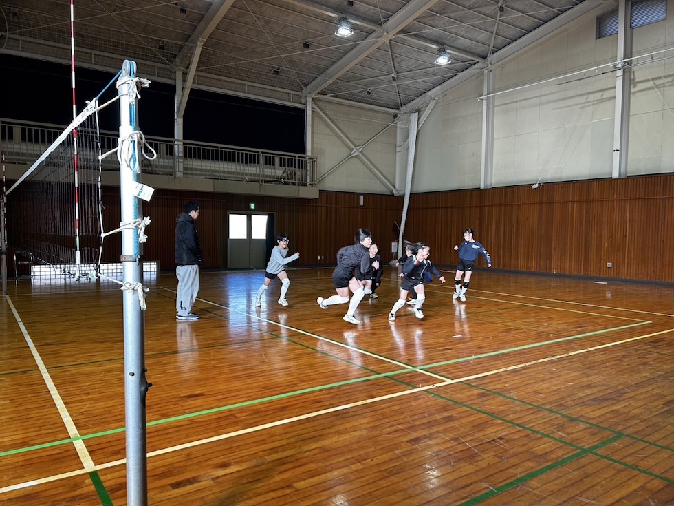 成木センターにて練習開始！青梅市の小学生女子（ジュニア）バレーボールクラブ青梅ミッキーズ